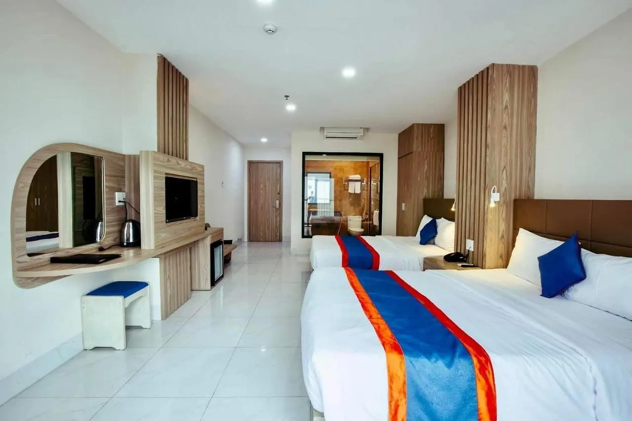 Family Hotel & The 1990S Rooftop Nha Trang