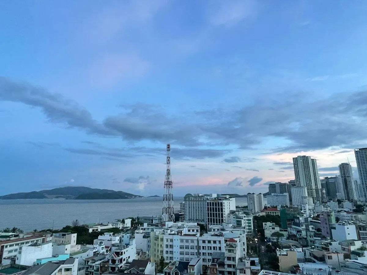 Family Hotel & The 1990S Rooftop Nha Trang 3*,