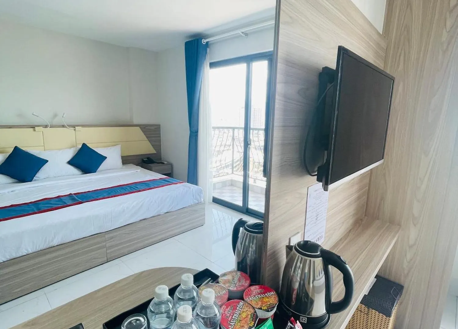 Family Hotel & The 1990S Rooftop Nha Trang