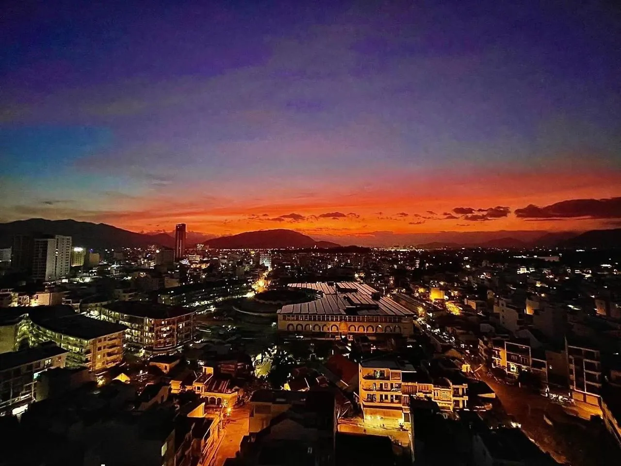Family Hotel & The 1990S Rooftop Nha Trang